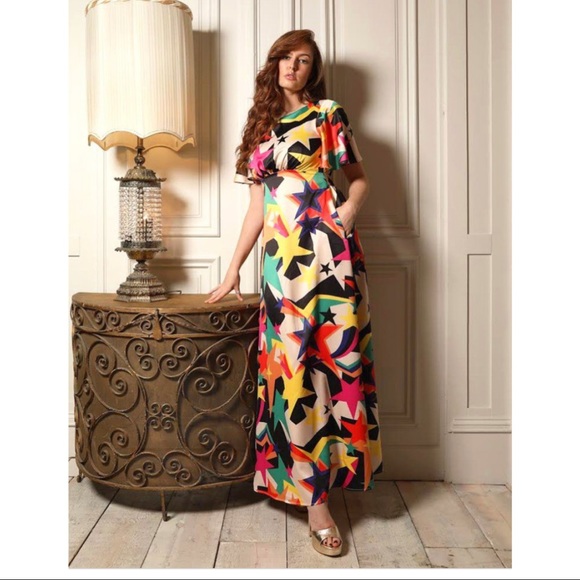 Twisted Wunder London Retro Star Print Maxi Dress Muti Color - Picture 4 of 16